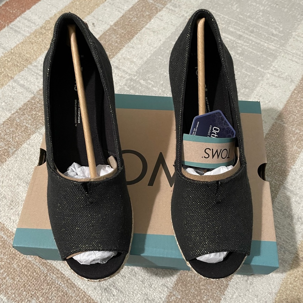 Tom’s Wedges - Picture 3 of 3